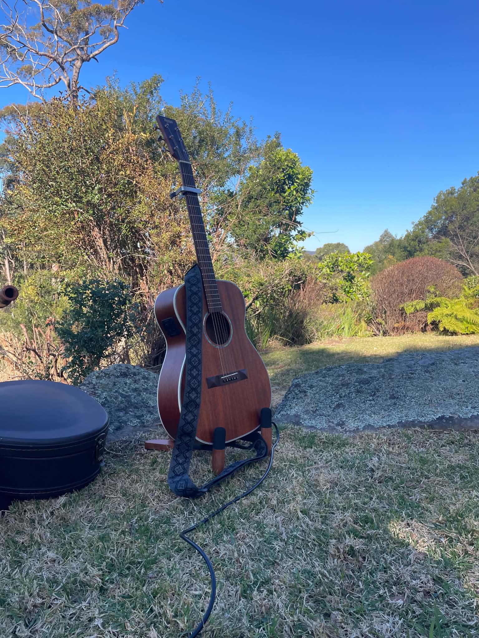 Solo Acoustic Artist